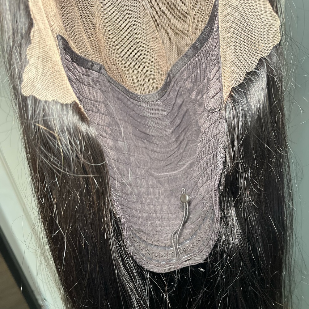 Bone straight 28 inch black wig - Picture 8 of 8